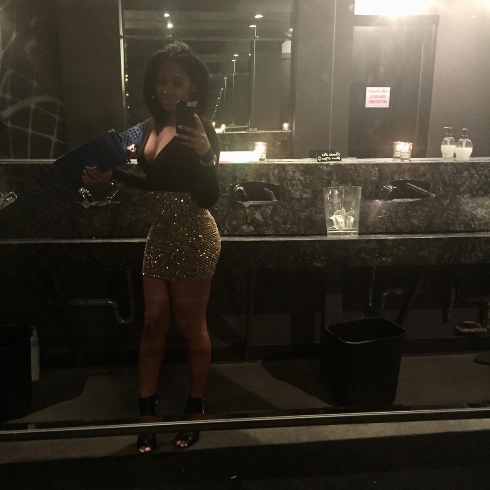 Mini gold sequin skirt